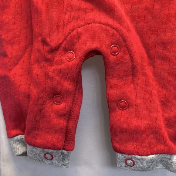 Vintage red/gray puppy one piece sweatshirt romper/jumpsuit, newborn - Picture 3 of 7